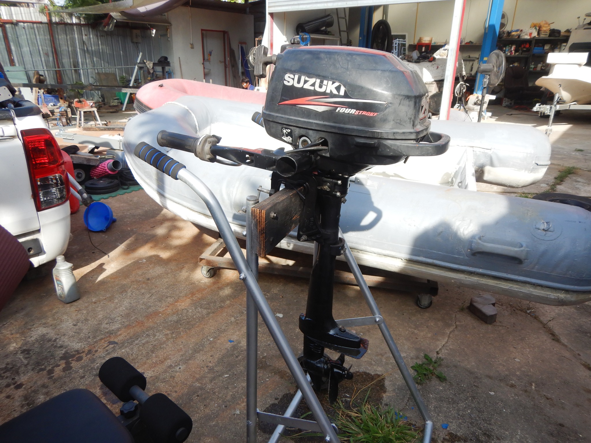 2.5HP Suzuki outboard