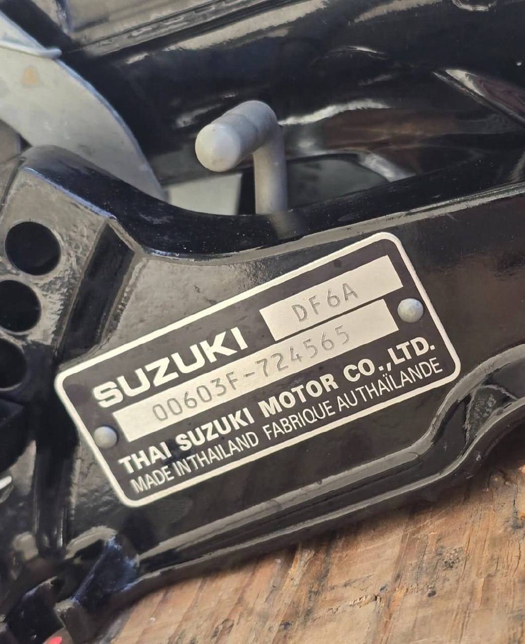 Suzuki 6HP compact outboard