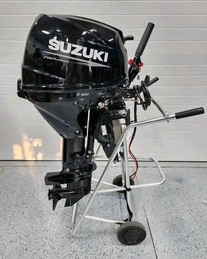 Suzuki 25HP compact outboard
