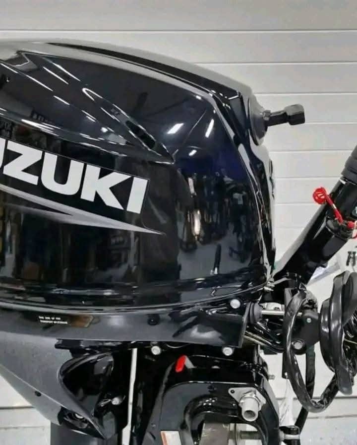 Suzuki 25HP compact outboard