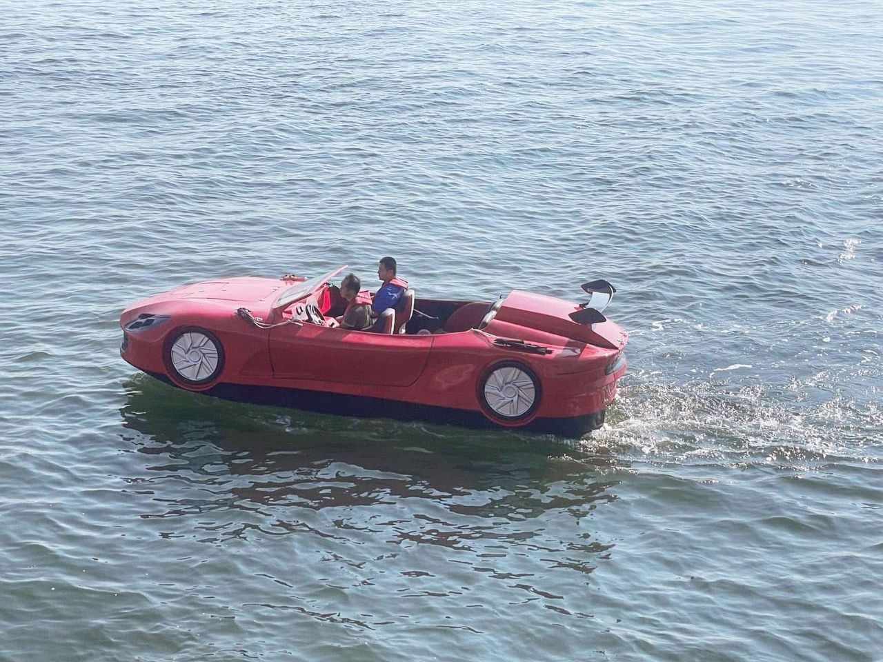 Hydra Spyder amphibious watercraft for marine use, hybrid boat, offshore vessel spare parts