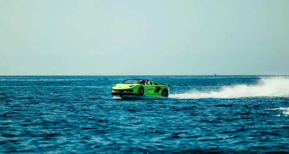 Lamborghini Aventador SVJ, water cars