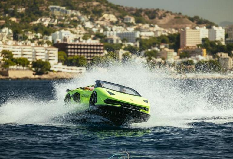 Lamborghini Aventador SVJ, water cars