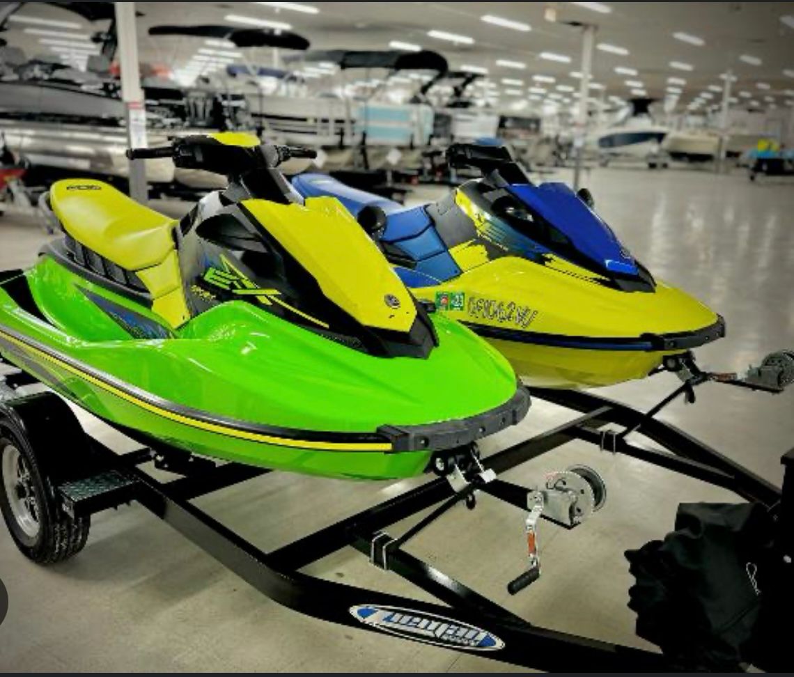 Gas (Ethanol Free) Yamaha Ex Sport Model Jetski, 3-seater high-performance recreational jet ski