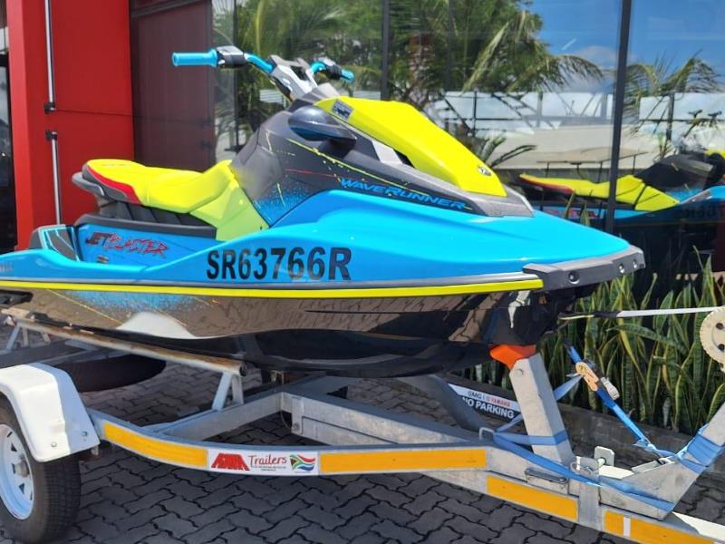 Yamaha & Seadoo Jetskies, 1050-1800cc jet ski, FRP GRP petrol jet skis, three-seater jet ski, watercraft for sale