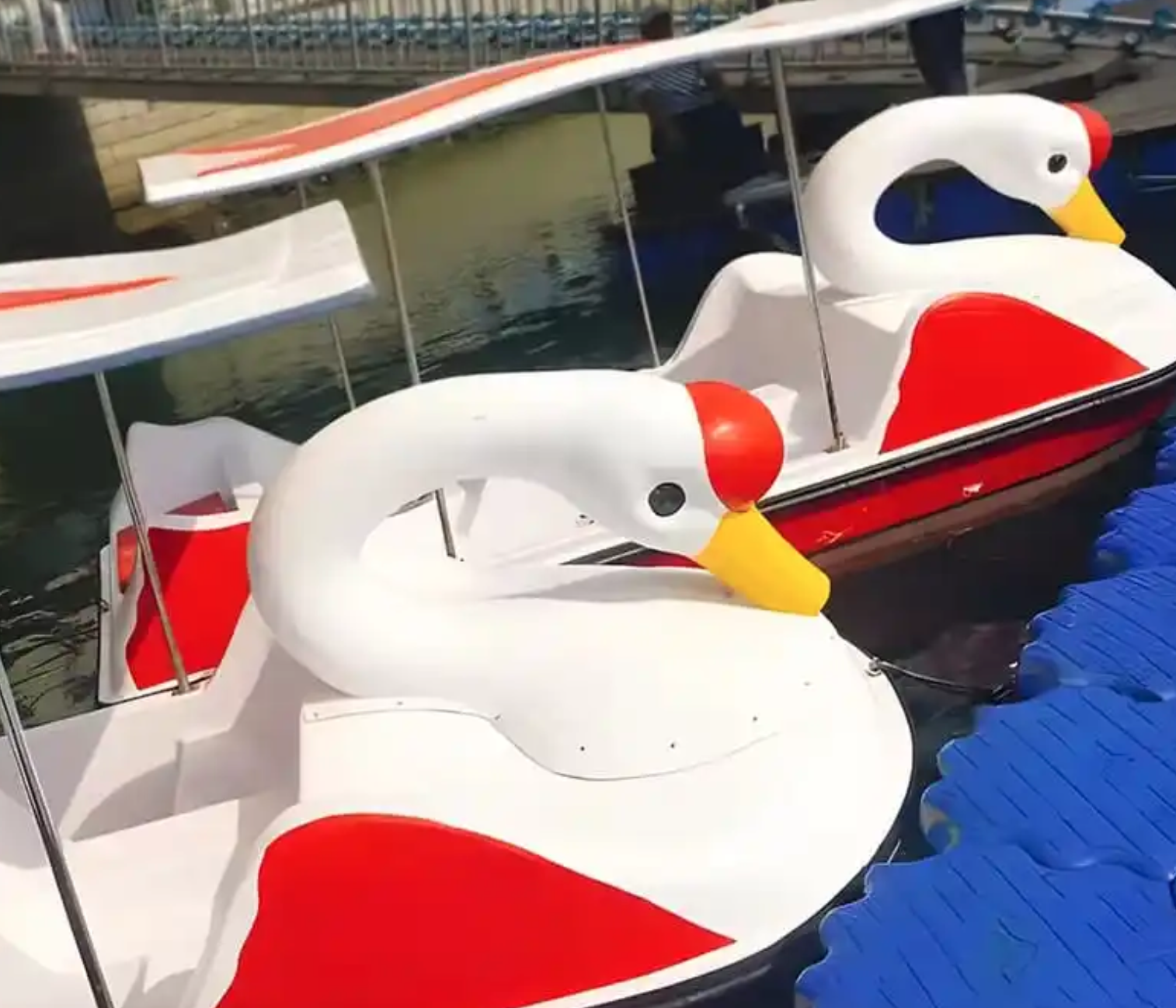 Electric Swan Boat, eco-friendly family boat, fun swan-shaped pedal boat, 4-seater lake boat